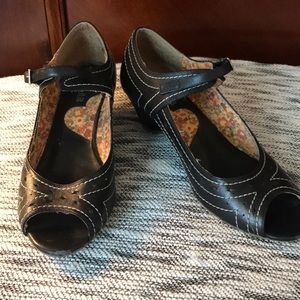 SOHO Lab peep toe pumps